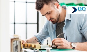 Electronic design and test day 2021 rohde schwarz teaser 1440x v3 w1920 hX e1617164150781