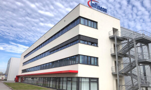 Infineon Cegled Fab Opening e1666341909785