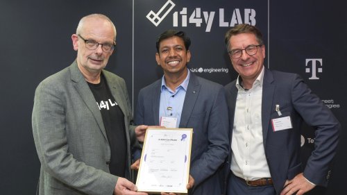 Certificate badging handover i14y Lab 23 16 9.jpg ico500