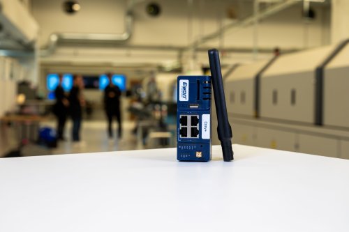 Ewon Cosy  4G EU Factory Floor.jpg ico500