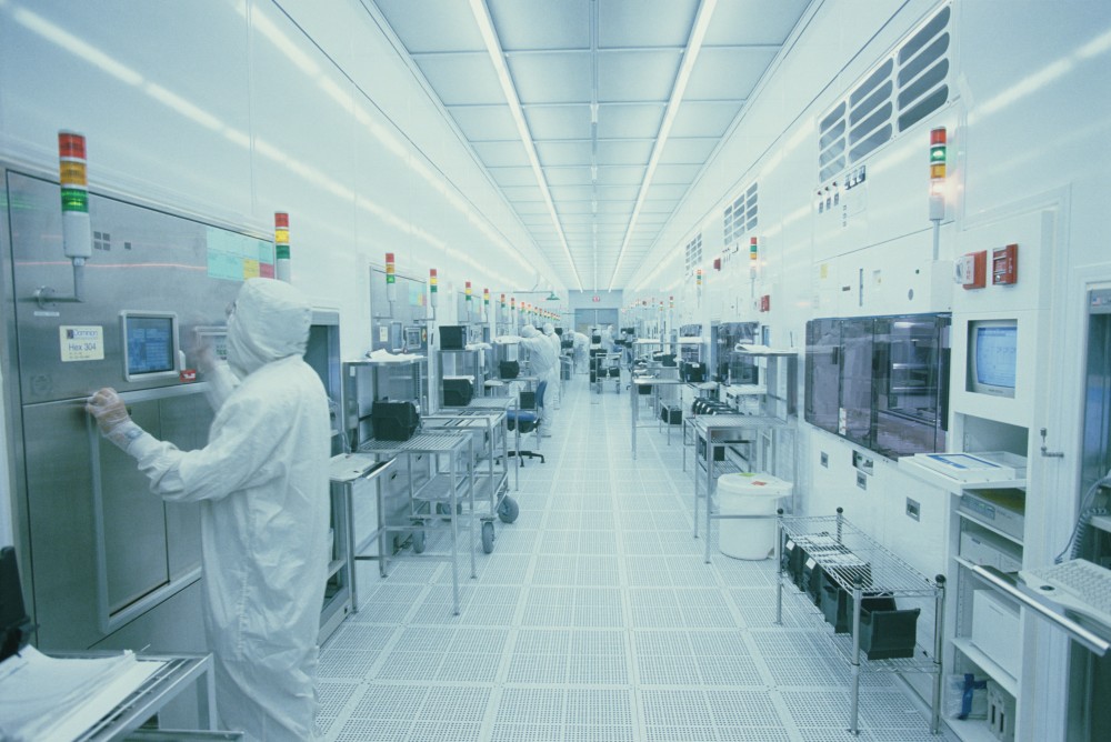 RR cleanroom 1 e1724307318364