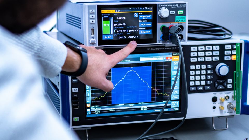 wireless power transfer production image rohde schwarz 200 107430 960 540 2