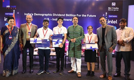 Government of India felicitates Team ‘Ishaara’ from K J Somaiya Institute of Technology e1732114832788