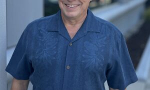 Steve Hertog headshot no logo