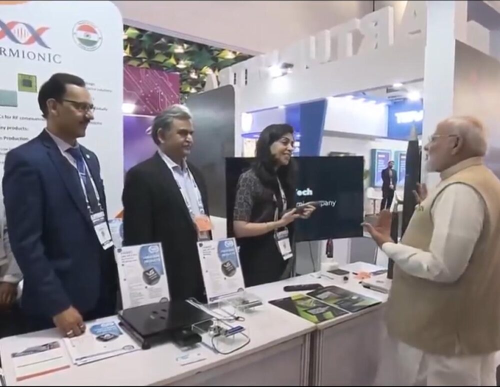 PM Narendra Modi encourages startups on Day 2 of SEMICON India 2025 Photo