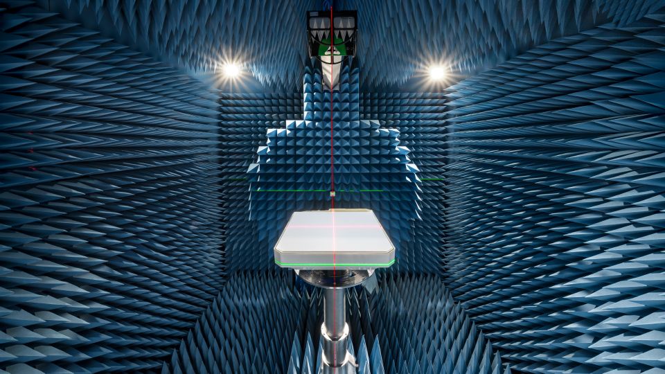 planar antenna array measurement scene photo rohde schwarz 200 120159 960 540 1
