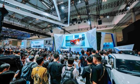 VinFast showcasing its latest electric vehicle lineup and customer programs at GIIAS 2026 in Indonesia.