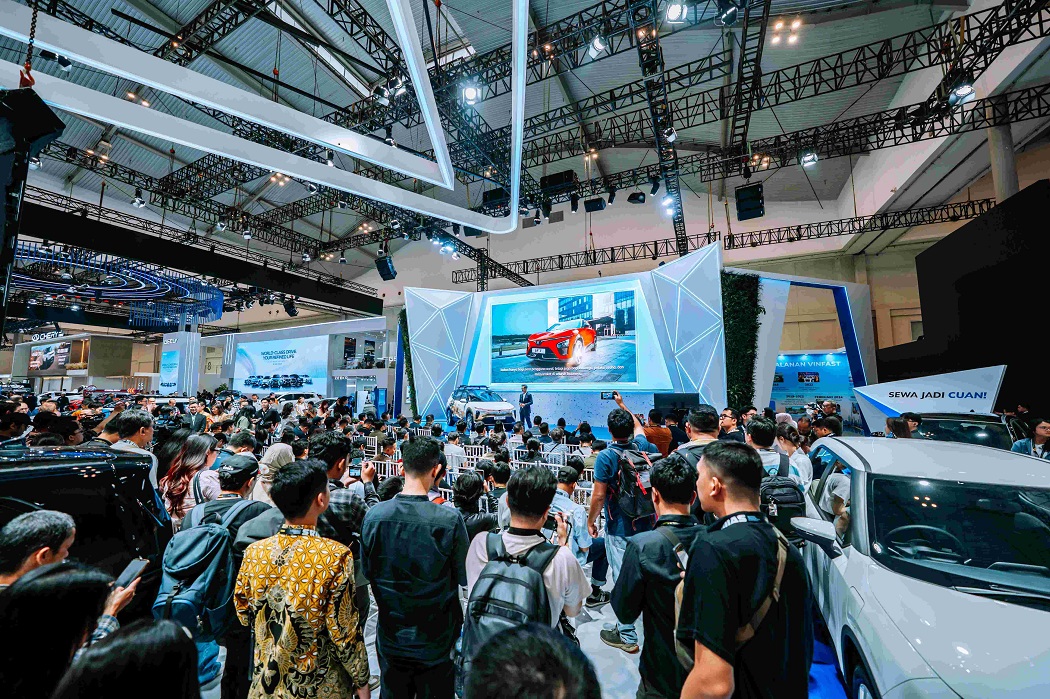 VinFast showcasing its latest electric vehicle lineup and customer programs at GIIAS 2026 in Indonesia.