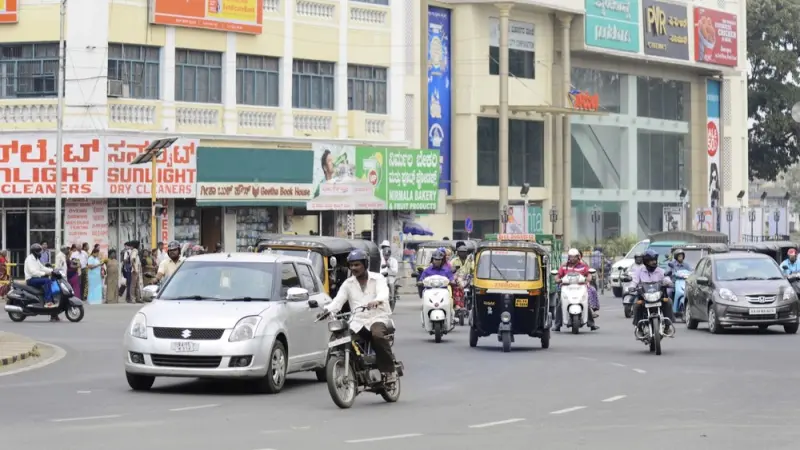 2wheeler india road 16 9 res 800x450 2wheeler india road 16 9 res 800x450